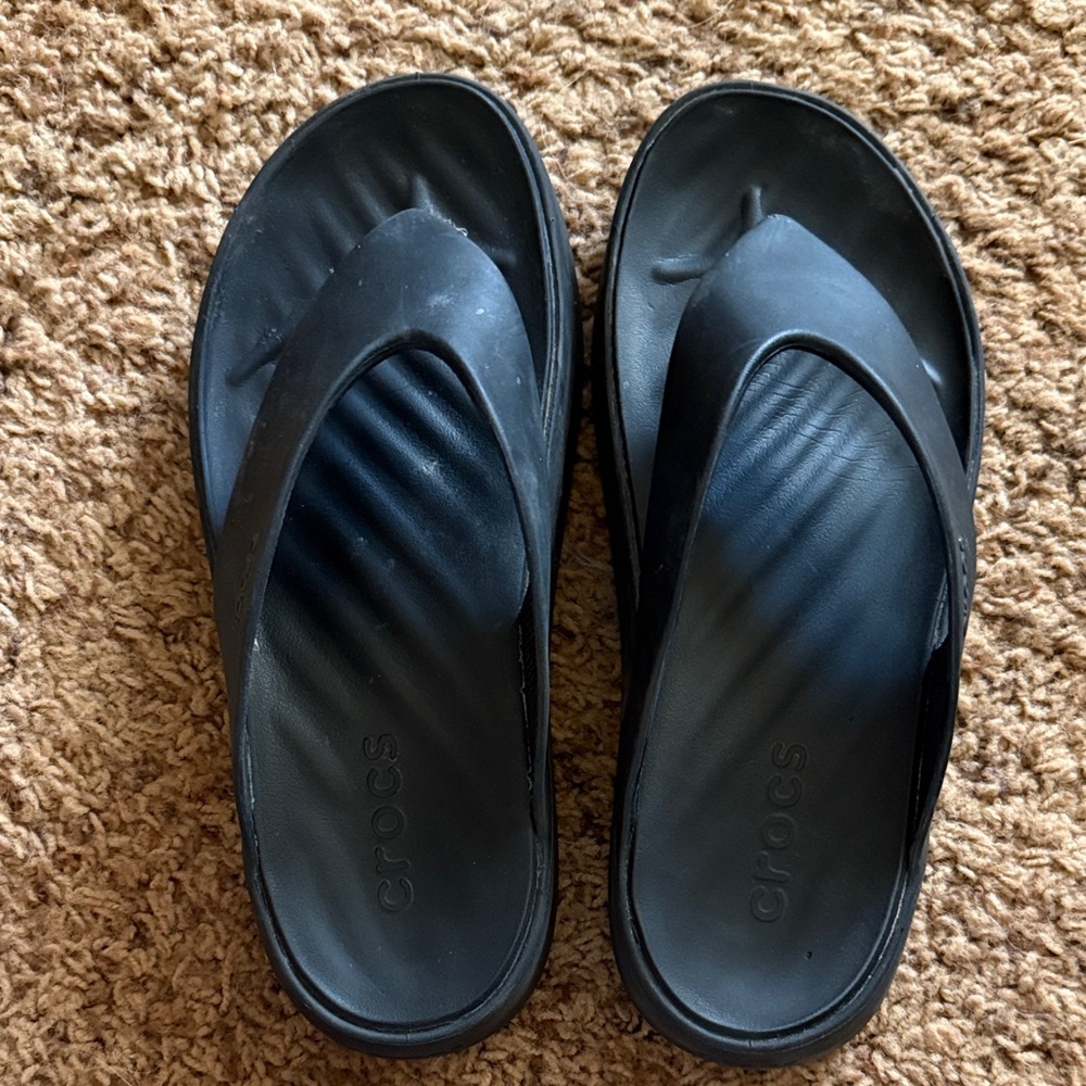 Crocs Women’s Black Comfort Flip Flops